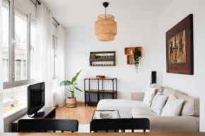 Sunny and modern apartment ideal for groups
